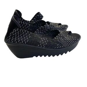 NWOT Bernie Mev sandals heeled black and white SZ 8.5